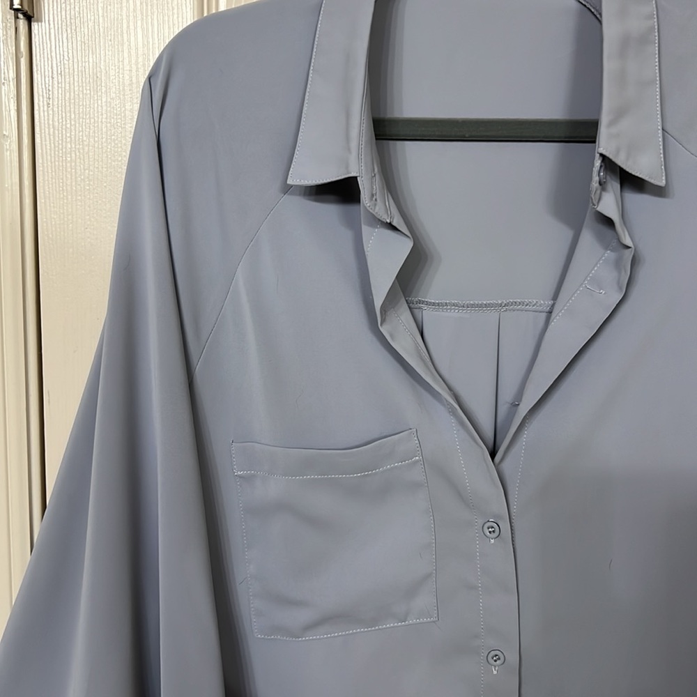 Flowy button down blouse - Picture 3 of 4